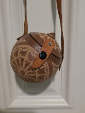Handcrafted Brown Leather & Carved Wood Round Crossbody Bag (Coconut)